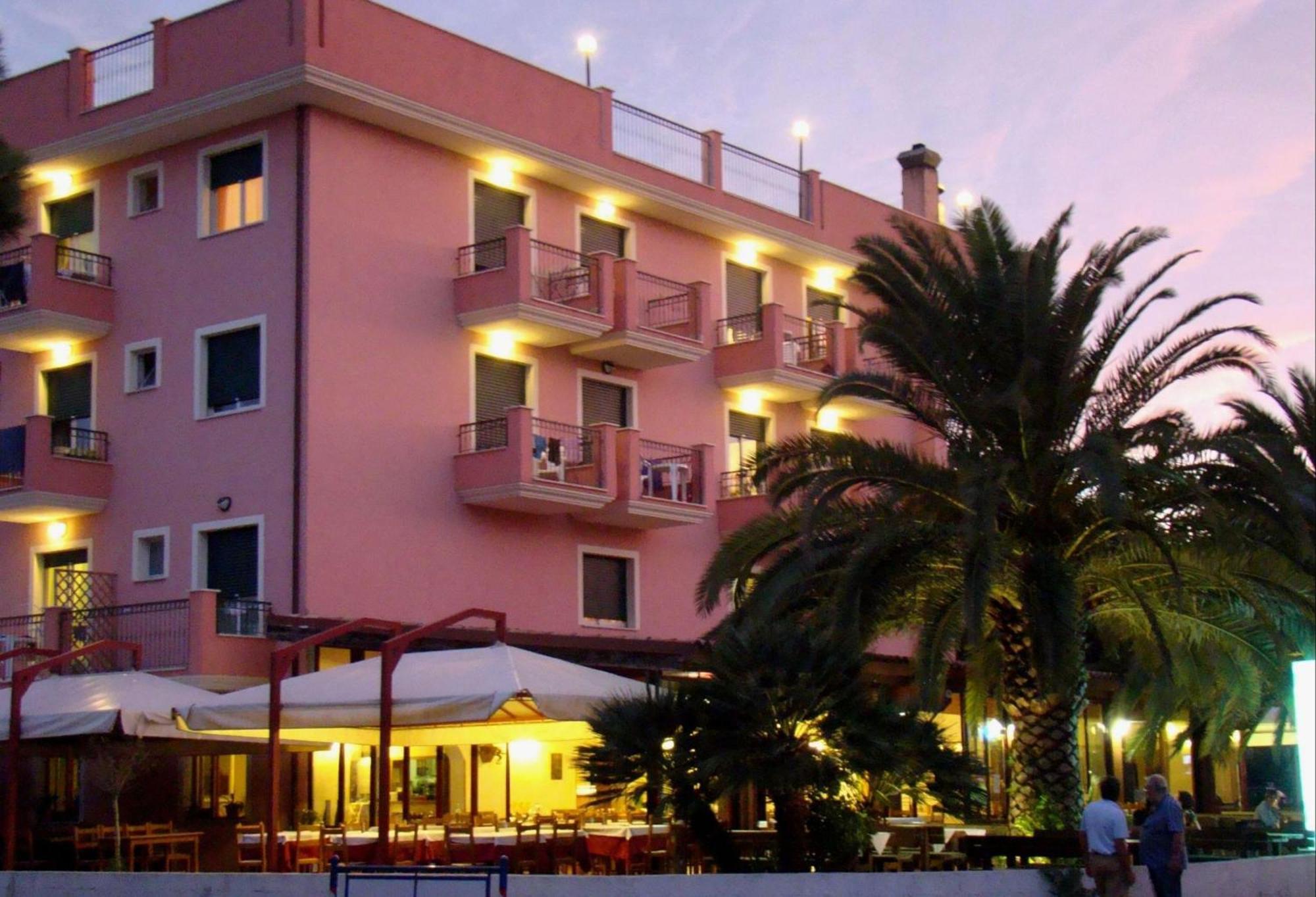Il Casale Apart otel Martinsicuro Dış mekan fotoğraf