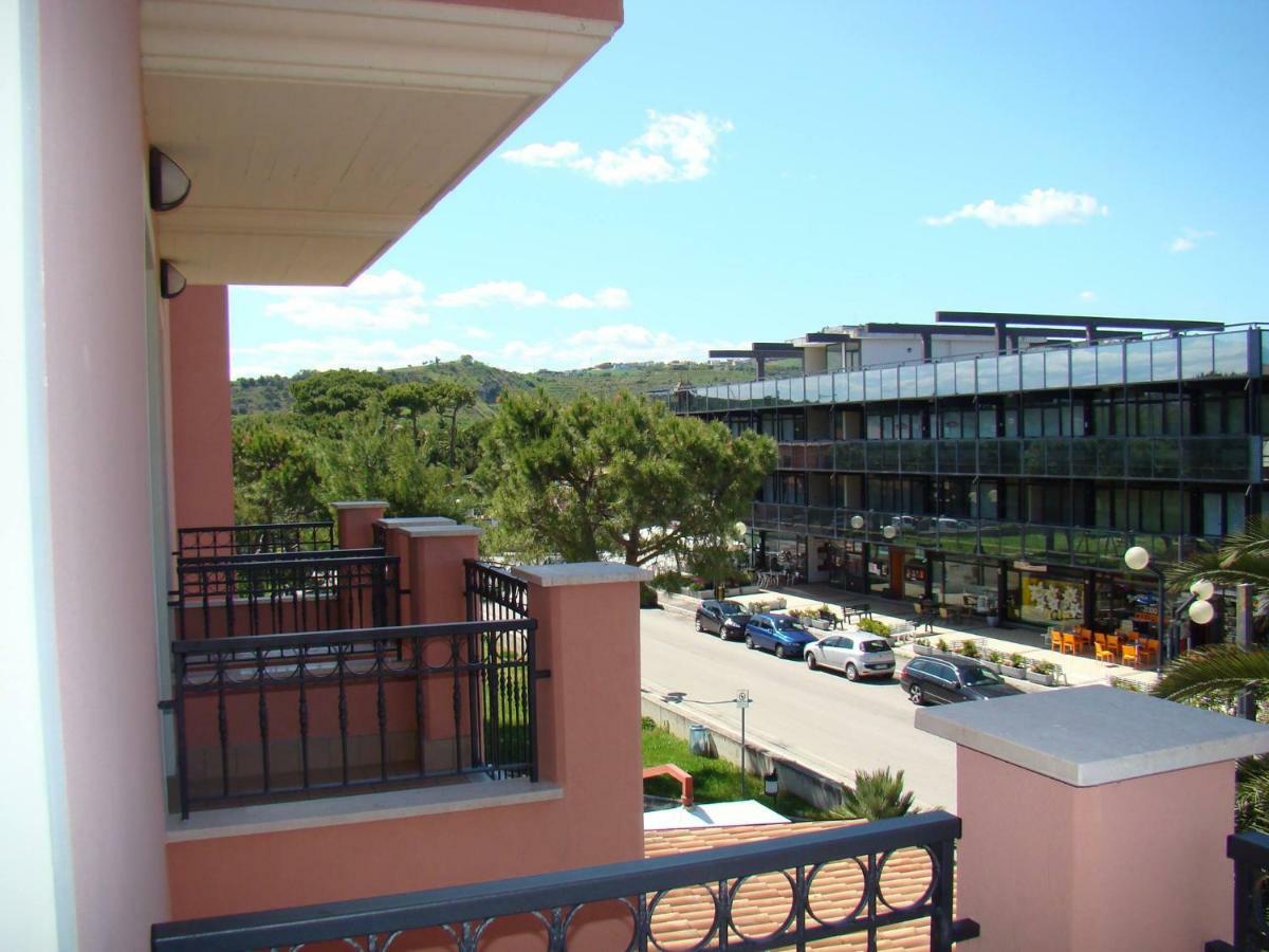 Il Casale Apart otel Martinsicuro Dış mekan fotoğraf